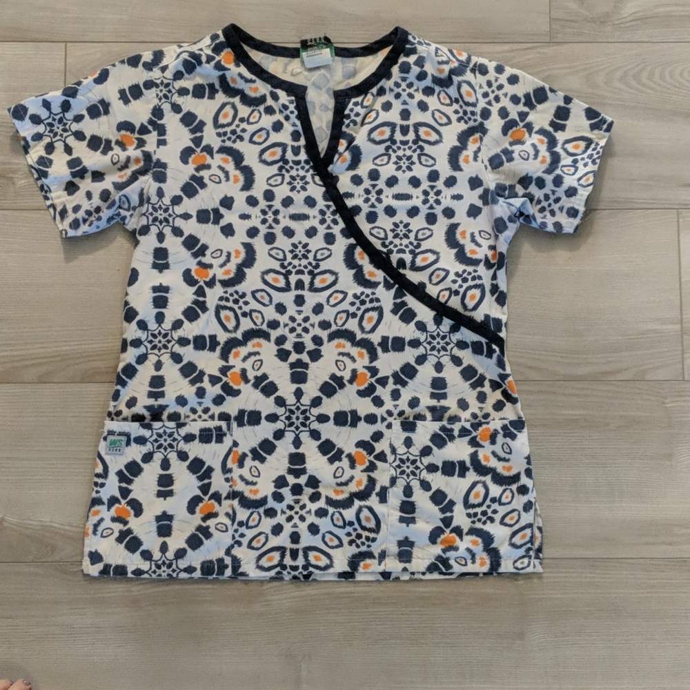 Women's scrubs size small